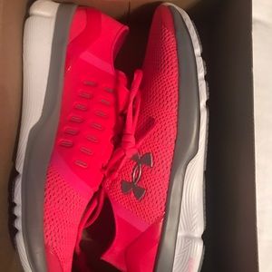 Brand new Women’s Under Armour shoes size 11
